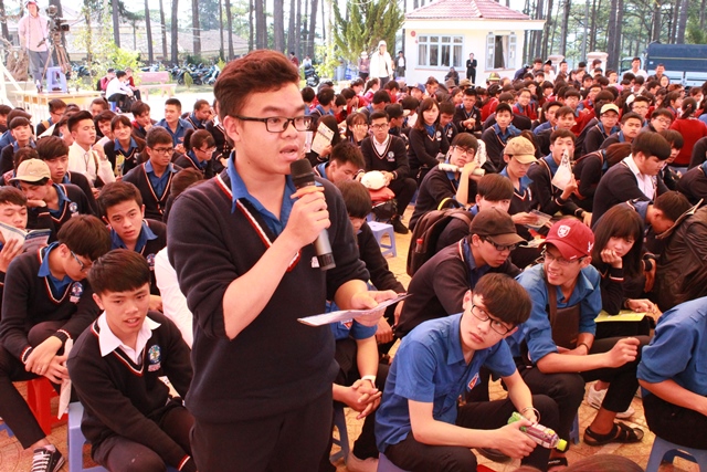 Đưa trường học đến thí sinh tại Lâm Đồng: Học du lịch có dễ tìm việc?