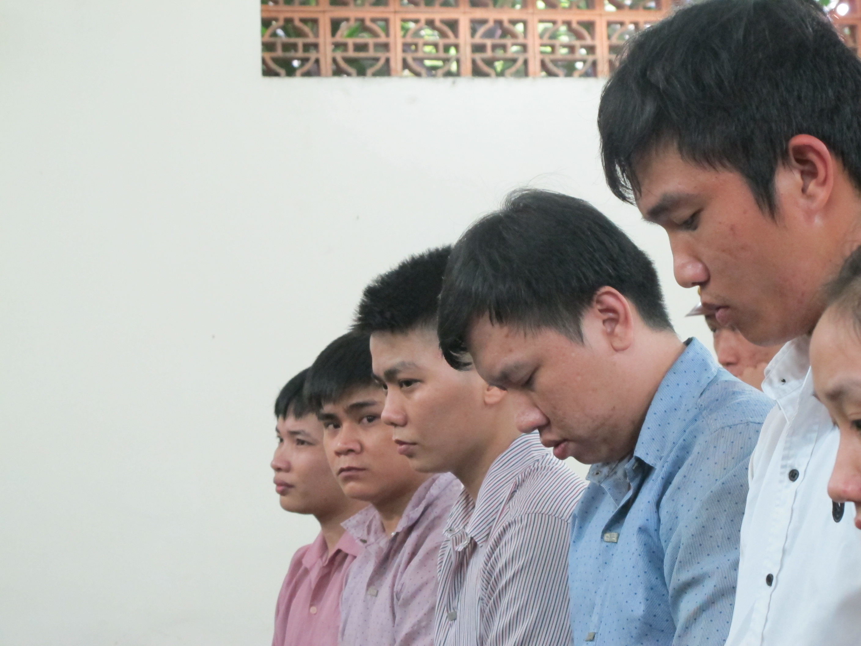 Bóc mẽ trò lừa đảo của nhóm 'phù thủy" trên mạng