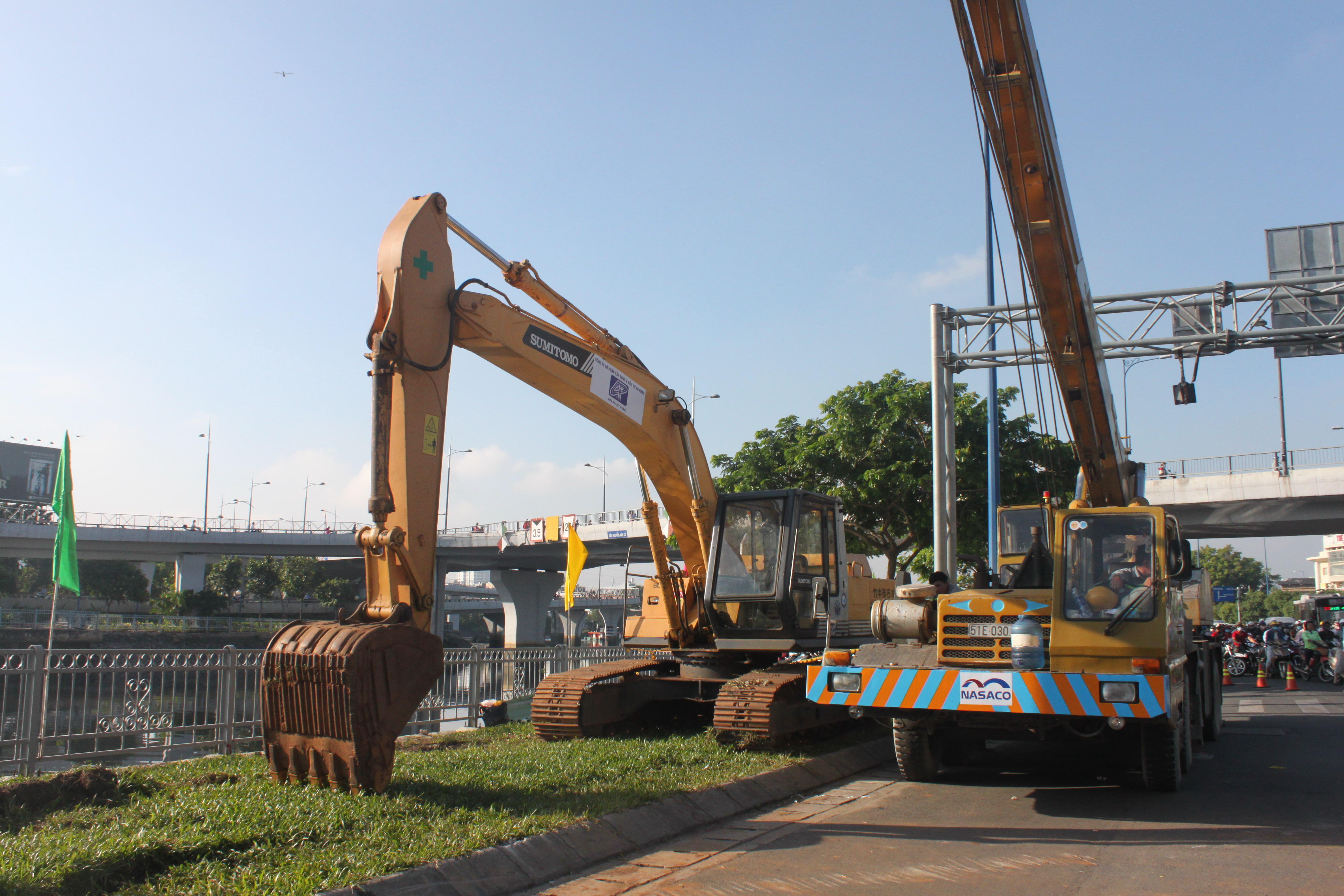 Khởi công hai nhánh nối cầu Nguyễn Văn Cừ