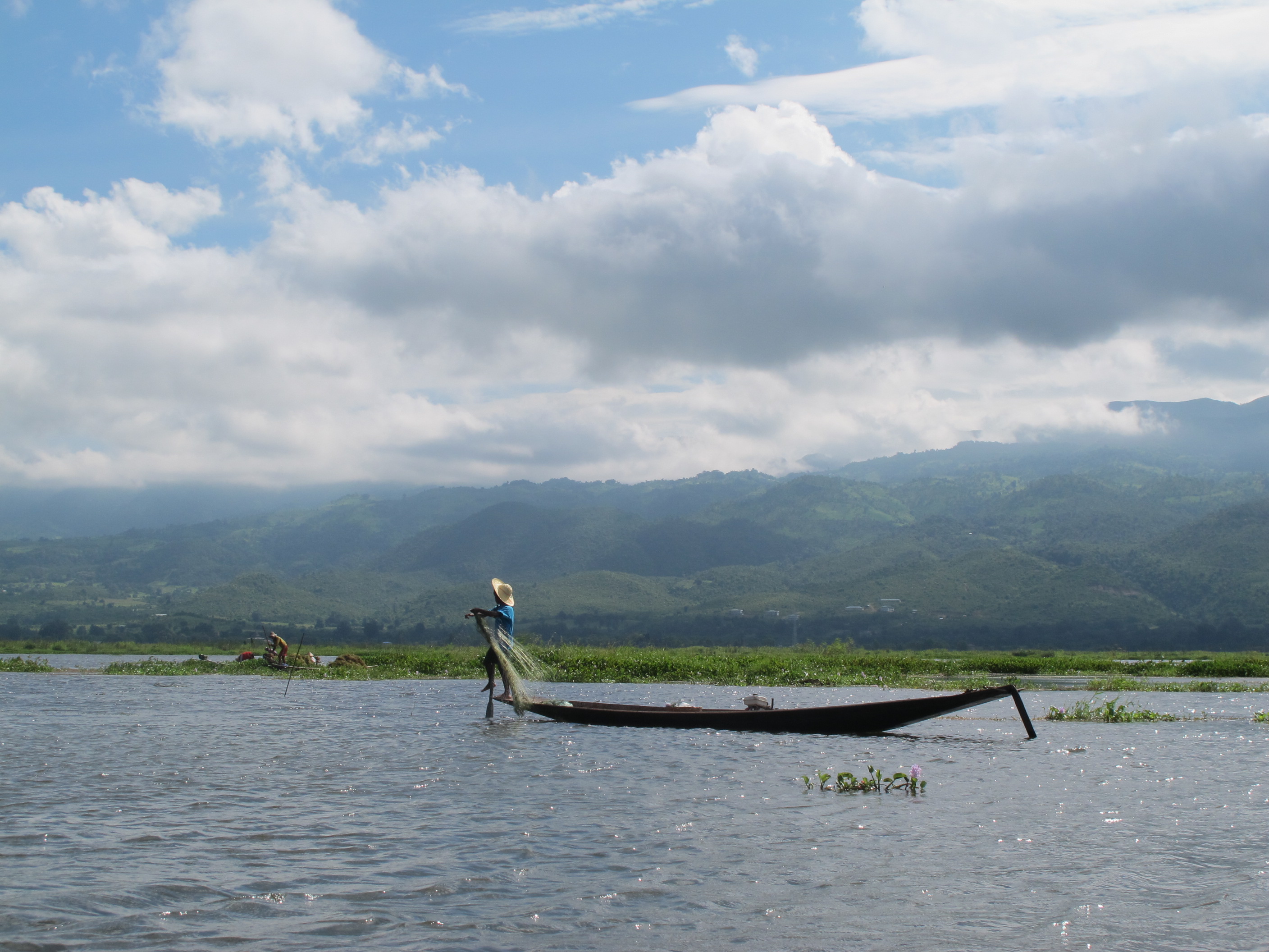 Đánh cá trên hồ Inle