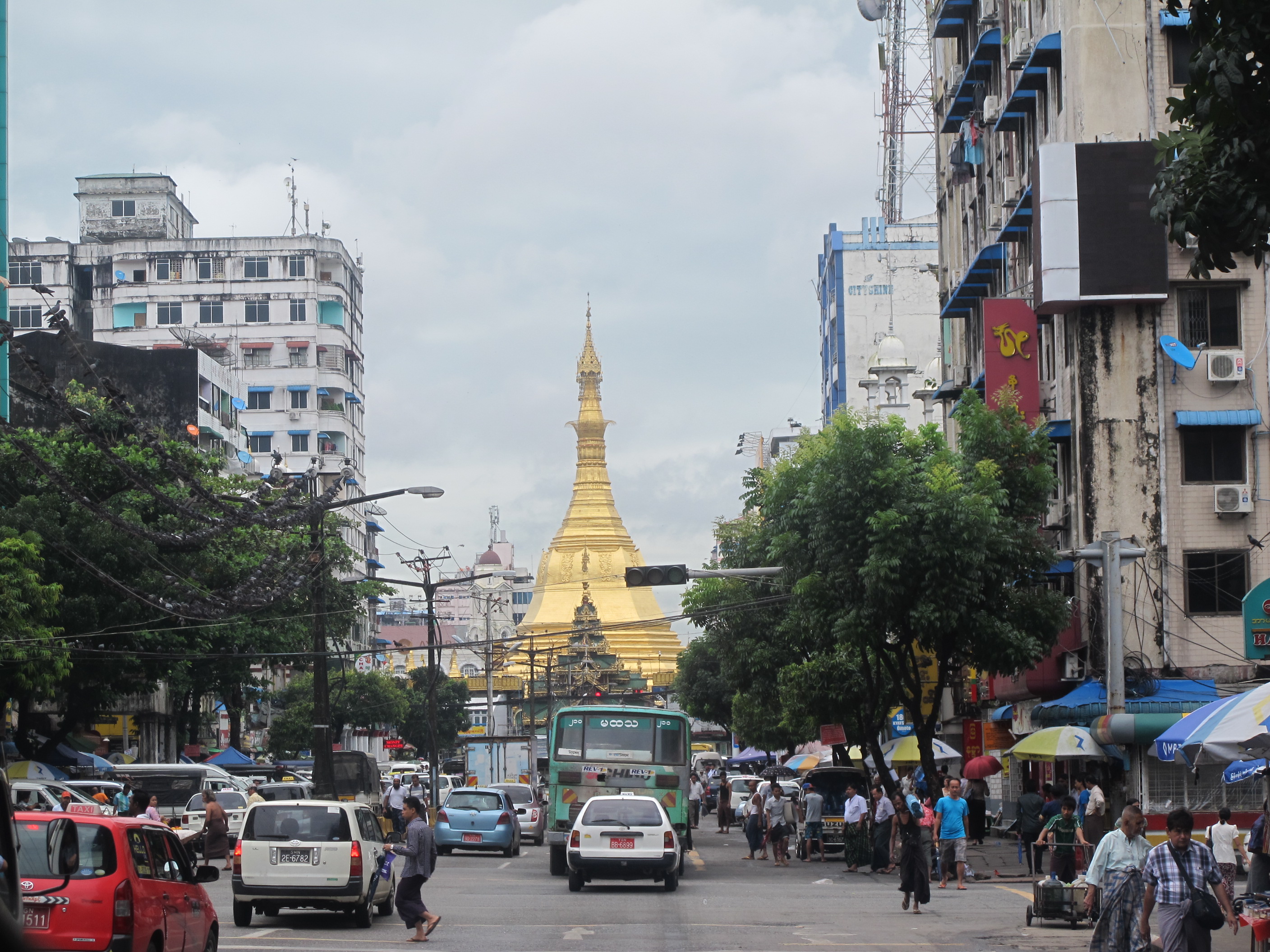 Trải nghiệm xe buýt địa phương cực rẻ
