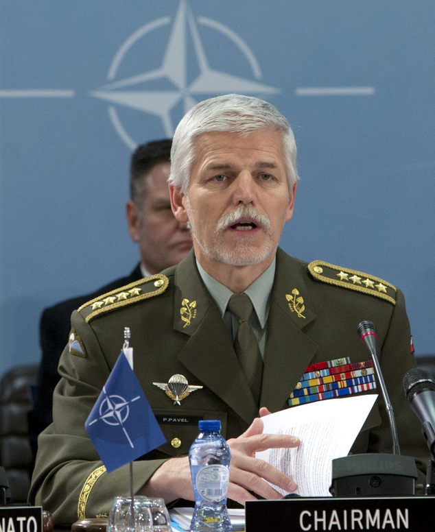 NATO họp kín bàn kế đối phó Nga