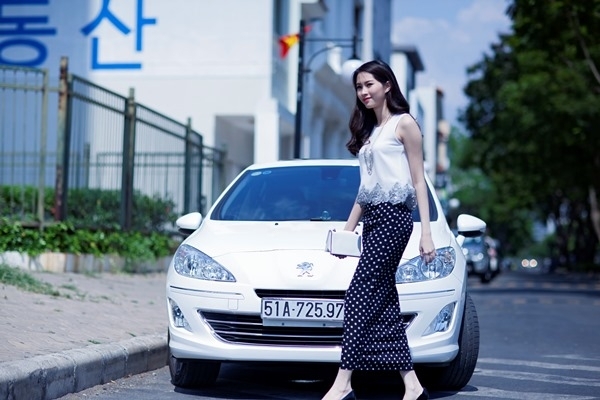 Hoa hậu Thu Thảo lịch lãm với Peugeot