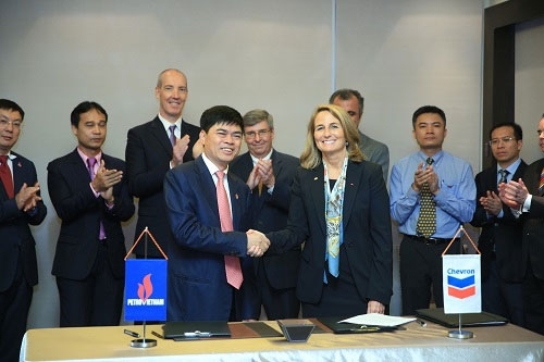 Petrovietnam tiếp nhận hai công ty thăm dò khai thác dầu khí