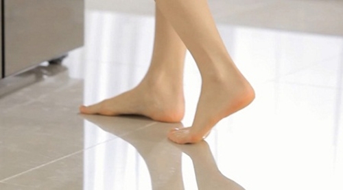 Không gian sinh hoạt chính là sàn nhà nên cần được giữ gìn sạch sẽ