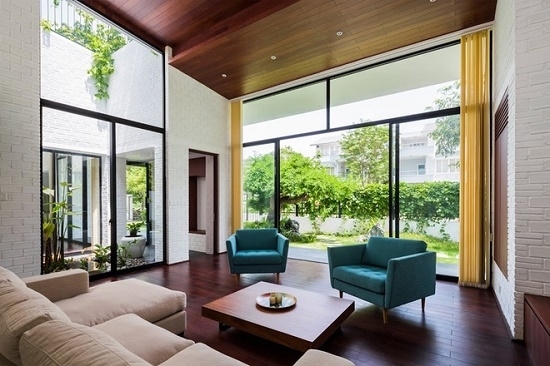 Bố trí nội thất của nhà được sắp xếp và phân bố theo các nhịp mái.