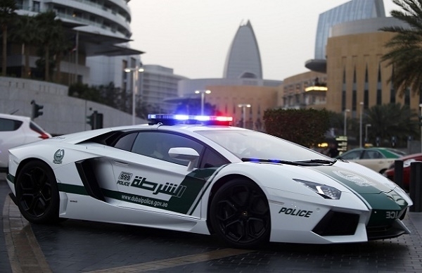 Choáng với dàn siêu xe của cảnh sát Dubai