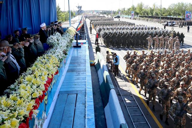 Iran khoe S-300 mới tậu của Nga trong lễ duyệt binh