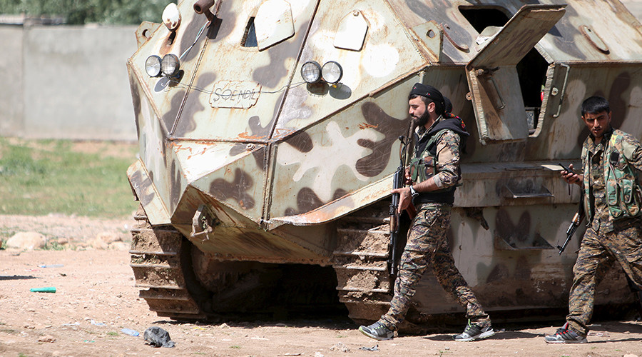 Nga đưa thêm quân và vũ khí sang Syria?