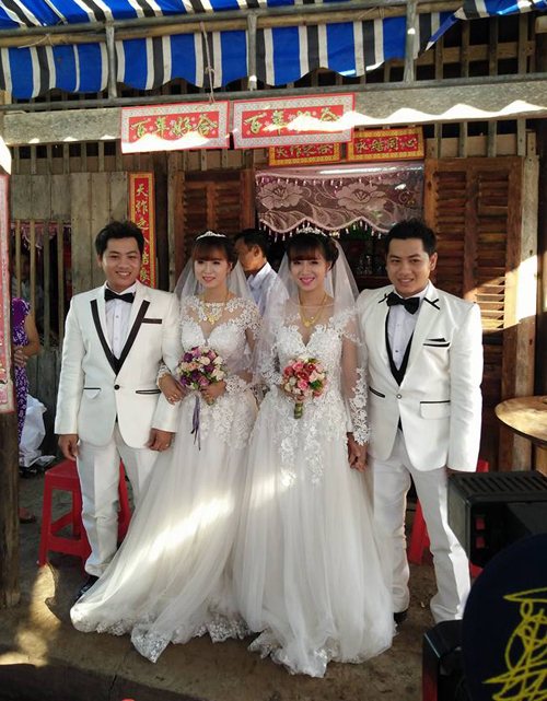 Cà Mau: Hai cặp song sinh cưới nhau