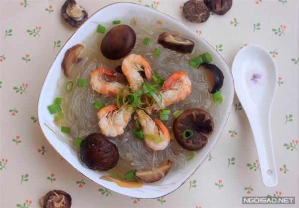 Miến nấu tôm cho ngày mưa, bạn đã thử chưa?