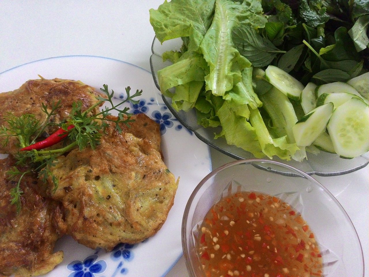 Căng bụng với cá cơm chiên bột