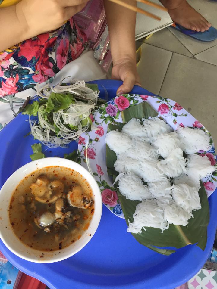 Đến Hà Nội đừng bỏ qua... bún ốc nguội