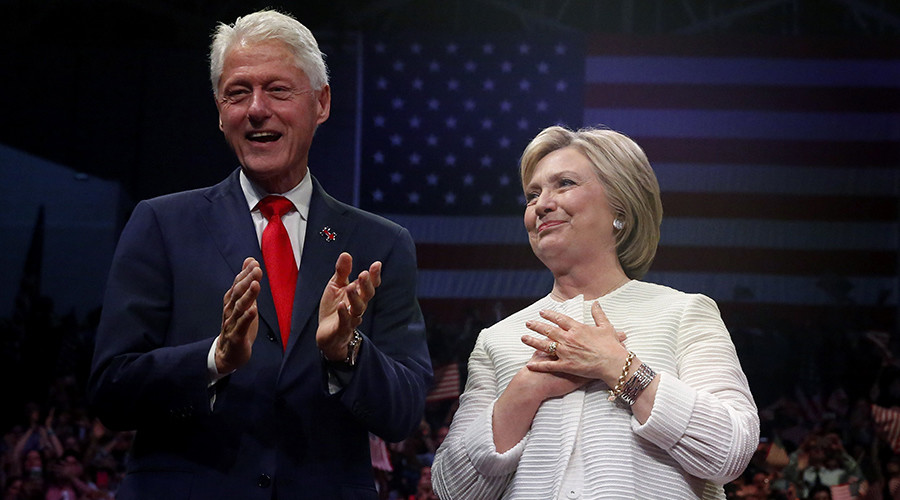 Ông Bill Clinton gặp riêng Bộ trưởng Tư pháp Mỹ gây nghi ngờ