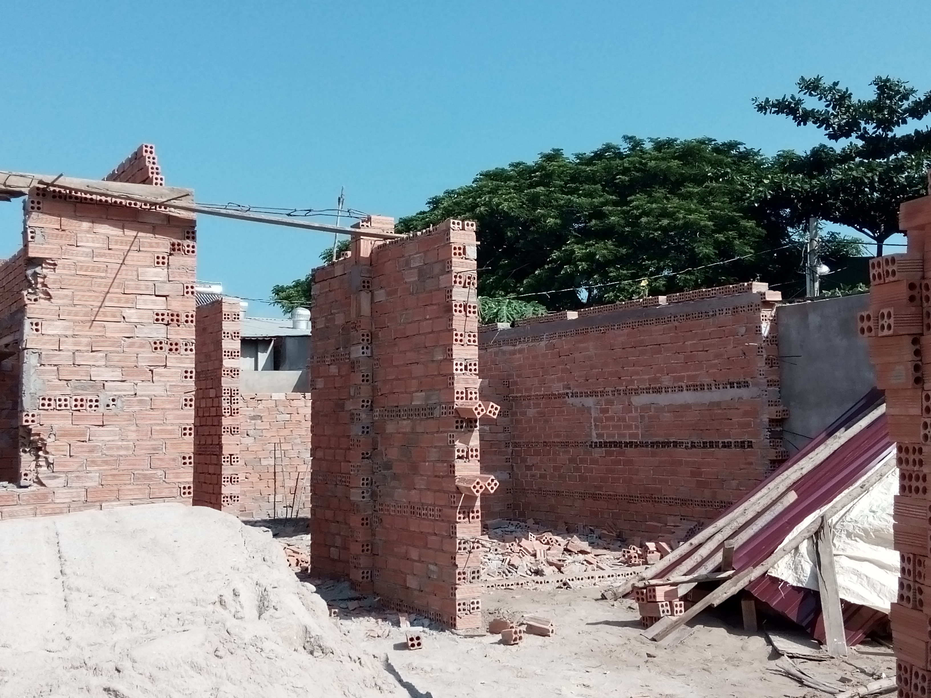 Bắt chủ thầu lừa đảo bảo kê xây nhà trái phép