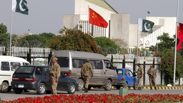 Trung Quốc đẩy mạnh quyền của quân đội Pakistan