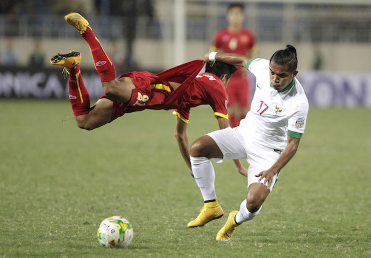 Indonesia nghẹt thở vào bán kết AFF Cup, chờ gặp Việt Nam