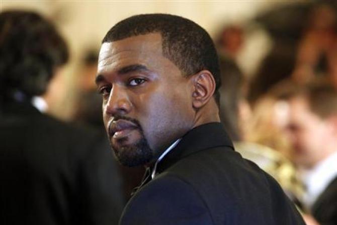 Siêu sao Kanye West nợ như chúa chổm?