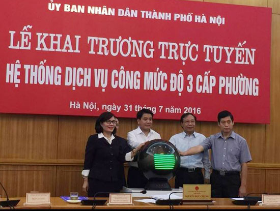 Người dân có thể đăng ký kết hôn, khai sinh, chứng thực... online