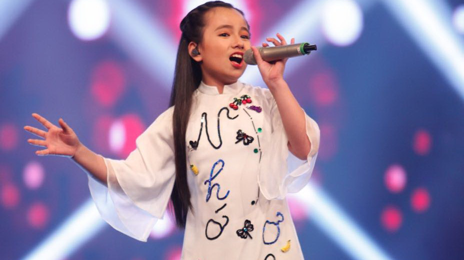“Búp bê” Khánh Linh chinh phục giám khảo, khán giả