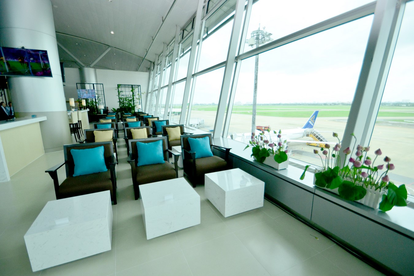 "Sang chảnh" phòng chờ 4 sao của Vietnam Airlines ở Tân Sơn Nhất