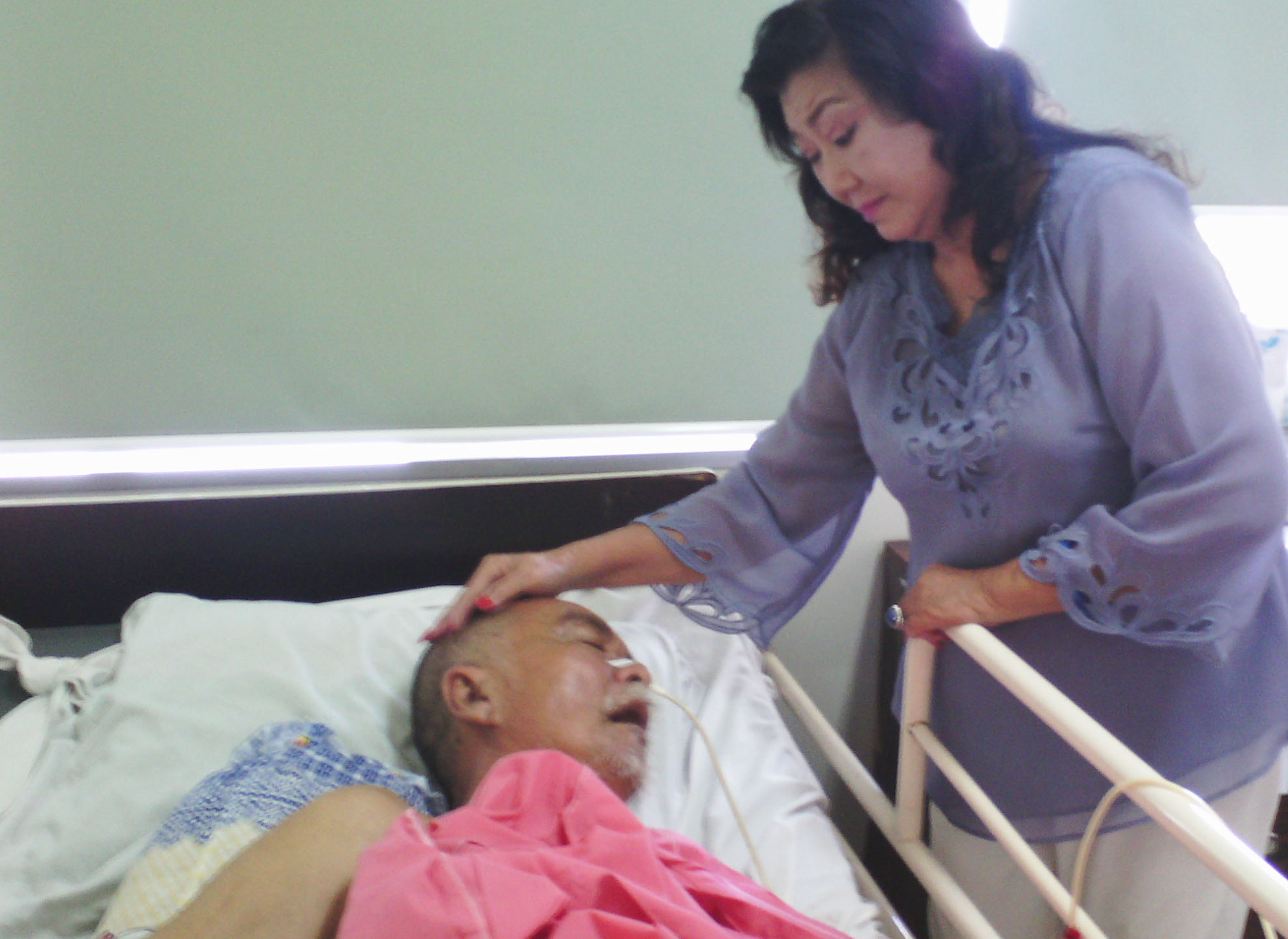 NSND Kim Cương đ&atilde; từng chăm s&oacute;c, lo lắng cho NS Long Hải khi &ocirc;ng bị tai biến c&aacute;ch đ&acirc;y 2 năm