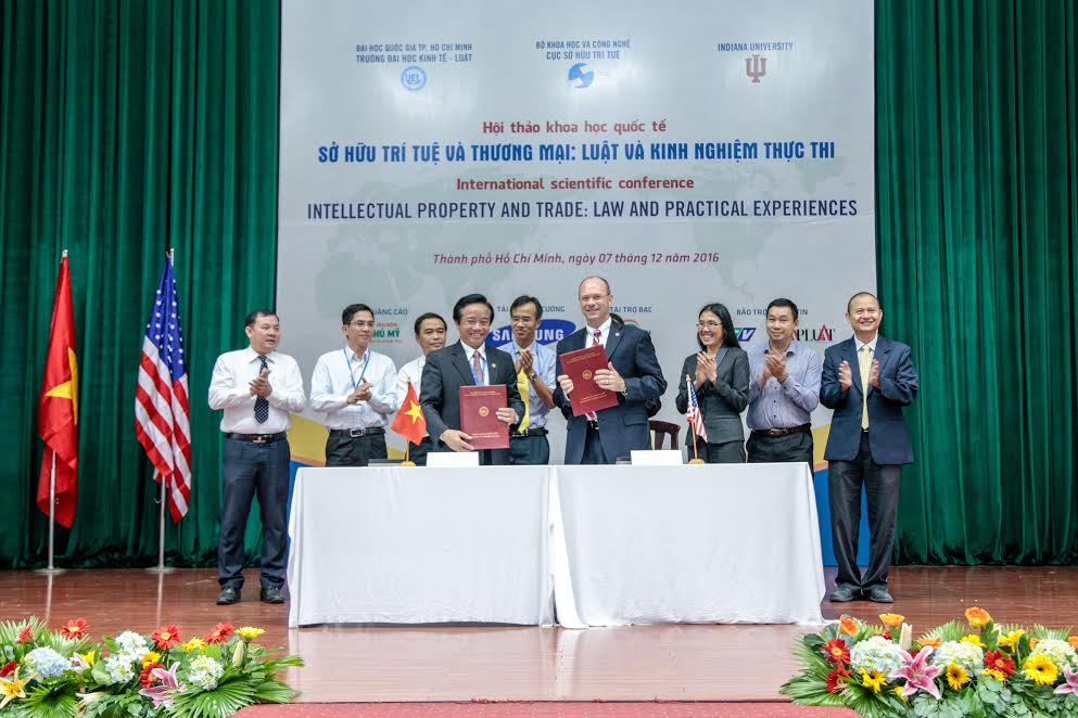 Ra mắt trung tâm pháp luật Hoa Kỳ