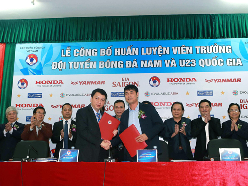 HLV Hữu Thắng nhận lương 200 triệu đồng/tháng?