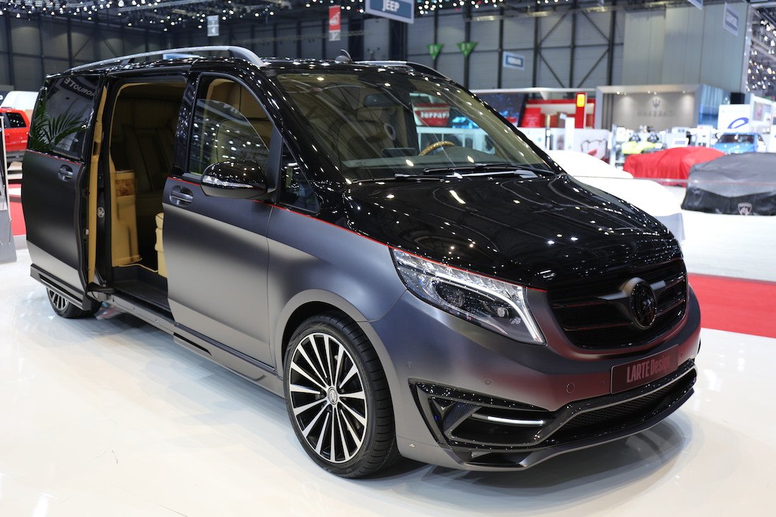 "Lâu đài di động" mang tên Mercedes-Benz V-Class Black Crystal