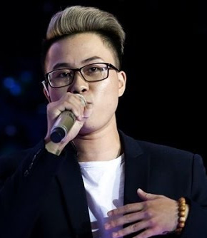 "Sốt" với ca khúc "Ông bà anh"