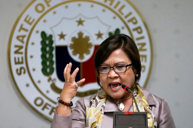 Ông Duterte bị nữ thượng nghị sĩ kiện lên Tòa án Tối cao