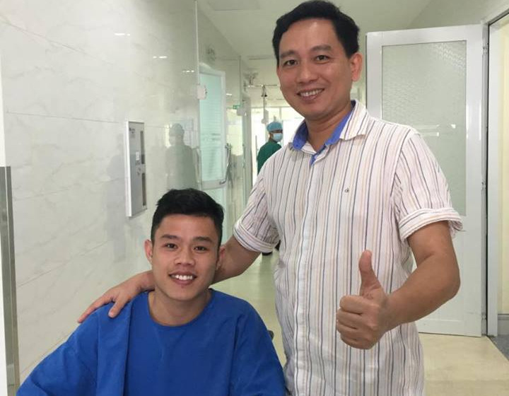 Cứu một tuyển thủ U19 Việt Nam bị teo dây chằng