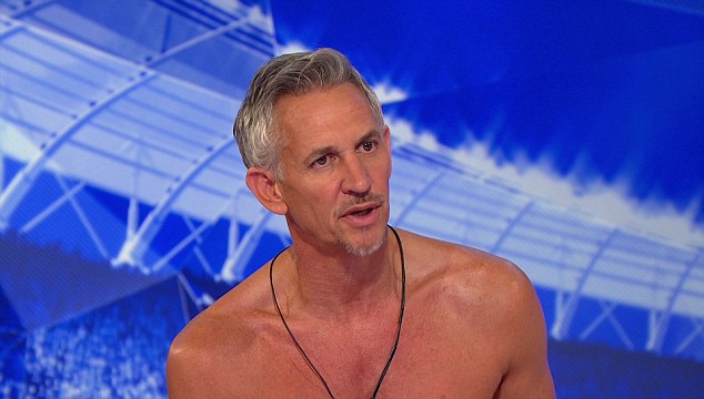 Lineker khỏa thân để giữ lời hứa với Leicester