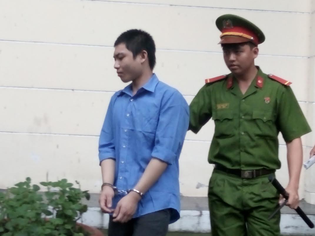 Chỉ vì 1 câu nói, cầm dao đâm chết anh trai