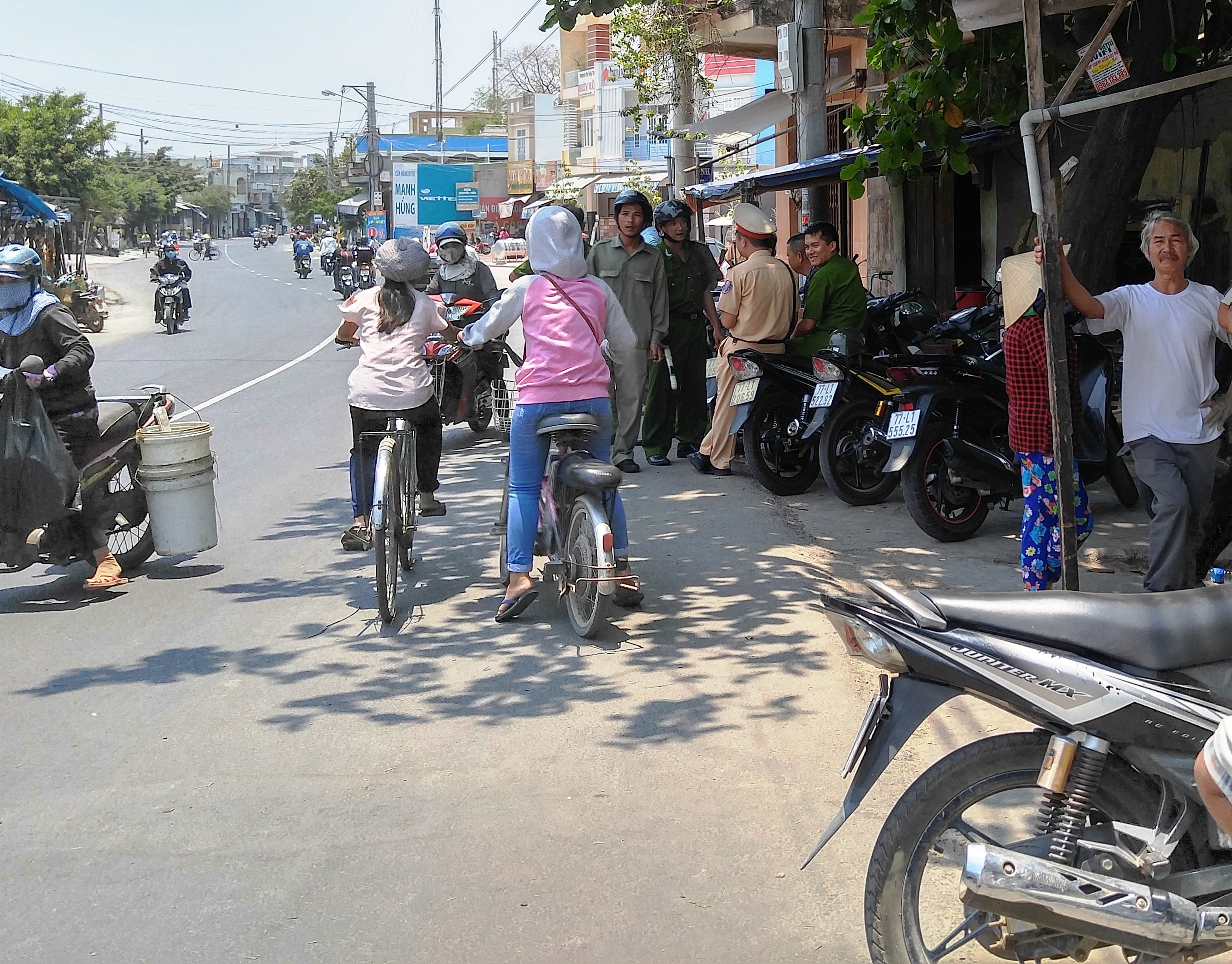 Dọn dẹp sau hỏa hoạn, phát hiện cụ ông chết cháy