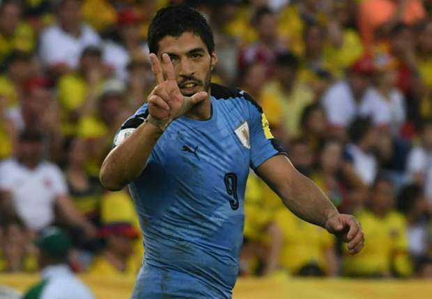 Suarez cân bằng kỷ lục của Crespo ở vòng loại World Cup