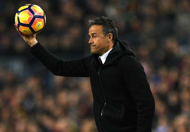 Enrique thừa nhận Barcelona dần xa chức vô địch