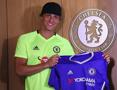 Châu Âu sốc khi David Luiz quay về Chelsea