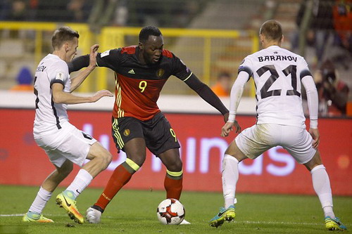 Romelu Lukaku lập c&uacute; đ&uacute;p cho chủ nh&agrave; Bỉ