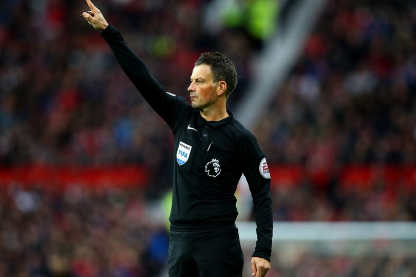 Trung Quốc vung tiền lôi kéo trọng tài Clattenburg