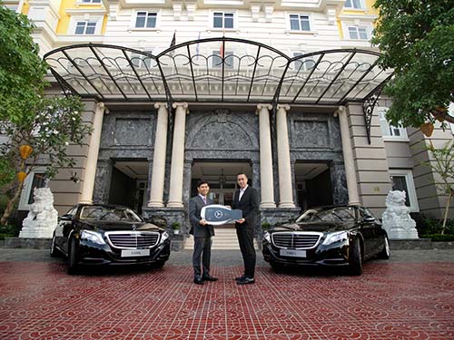 Mercedes-Benz Việt Nam bàn giao S 500 L cho Royal Hội An