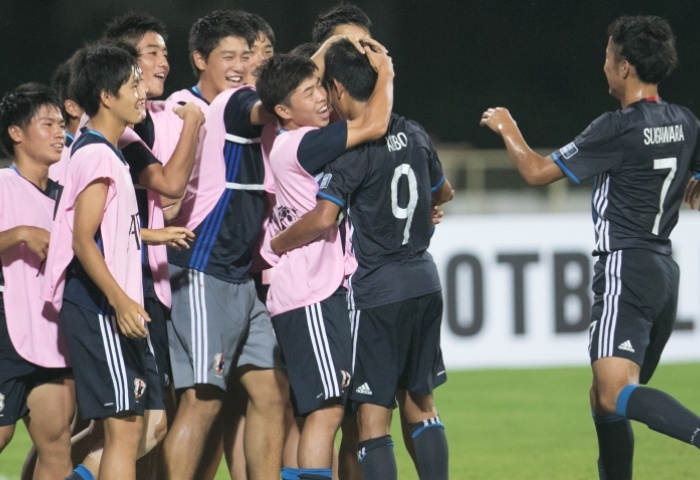 Messi Nhật Kubo Takefusa (số 9) thi đấu qu&aacute; xuất sắc