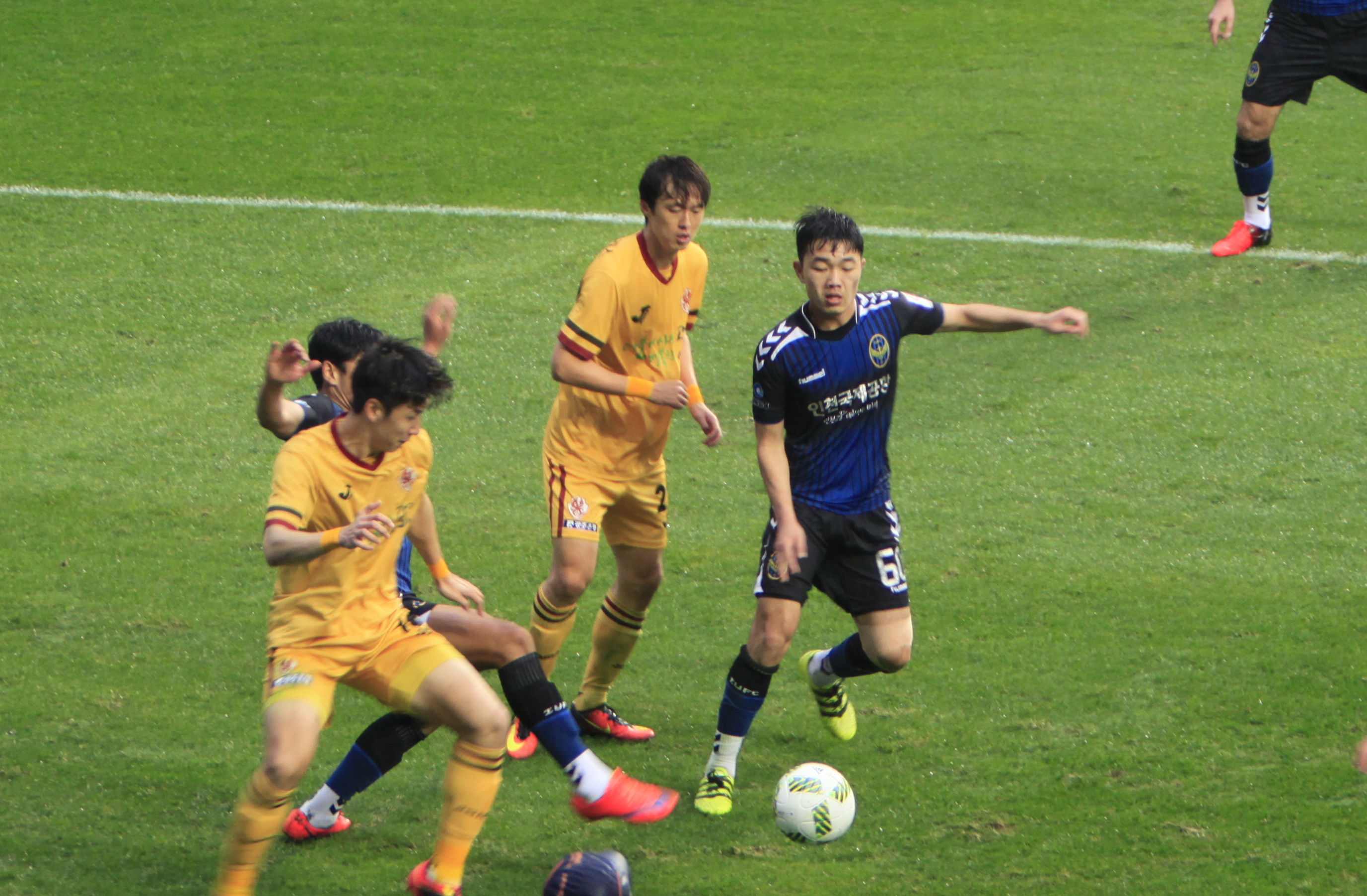 HLV Incheon: Xuân Trường mạnh mẽ nhưng không thô bạo