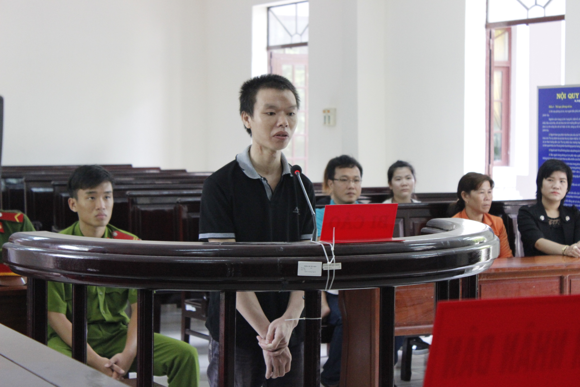 Ảo giác nghe tiếng chửi, chém 2 mẹ con hàng xóm suýt chết