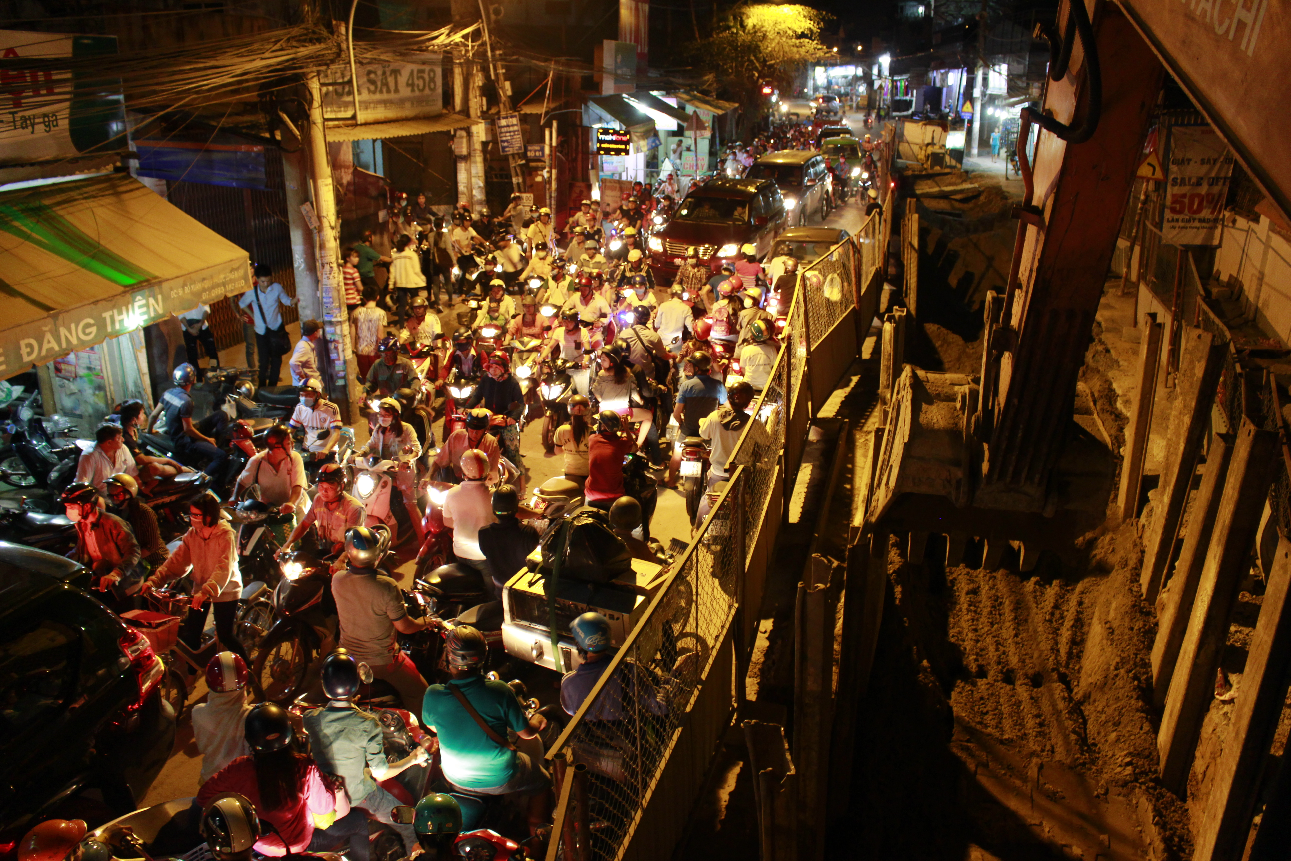 Dân than trời vì lô cốt