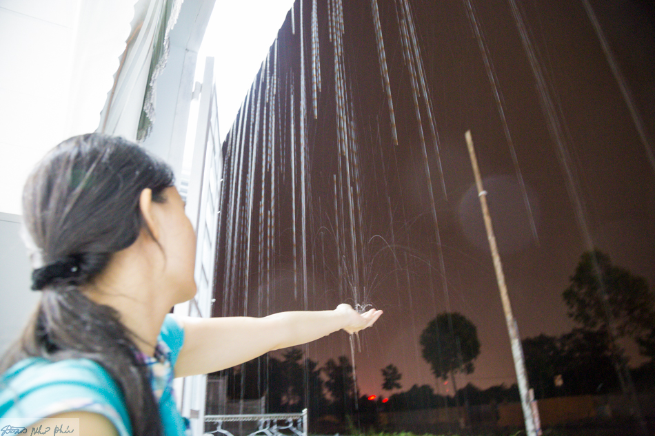 Mưa đã ập xuống Bình Dương sau 4 tháng khô hạn