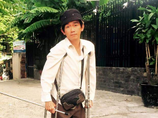 Ca sĩ Minh Thuận bật khóc khi nhận ra bố và em trai