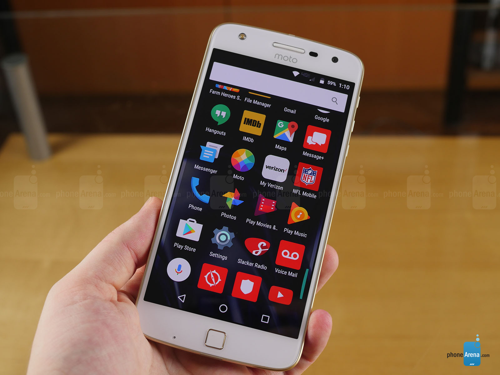 Moto Z Play ra mắt với pin dùng 2 ngày