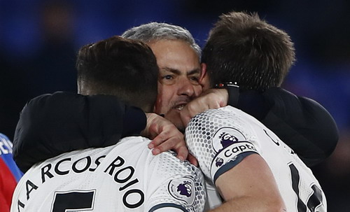 Ibrahimovic-Pogba giúp “Quỷ đỏ” thắng 2 trận liên tục