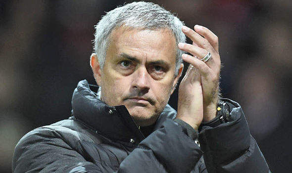 Mourinho đáp trả những người chỉ trích Pogba